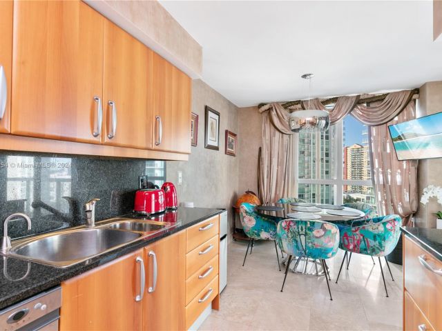 Apartment for sale  Unit #1451 - photo 5651749