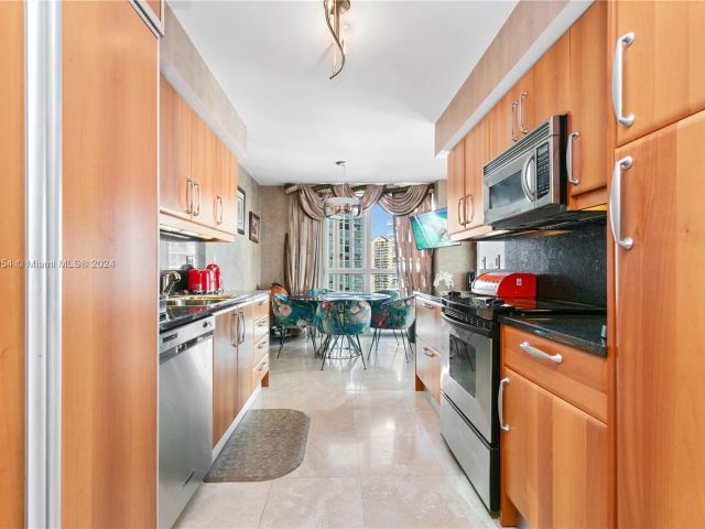 Apartment for sale  Unit #1451 - photo 5651750