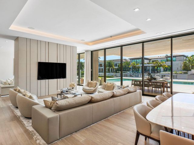 Home for sale at 224 W Key Palm Road - photo 5842855