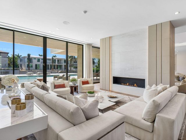 Home for sale at 224 W Key Palm Road - photo 5842859