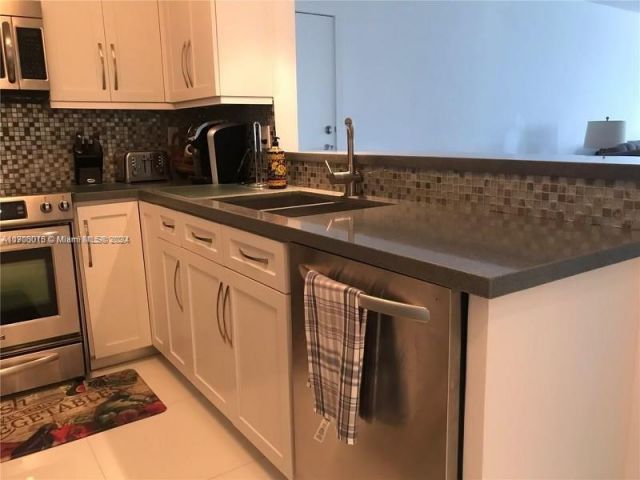 Apartment for sale  Unit #1108 - photo 6085478