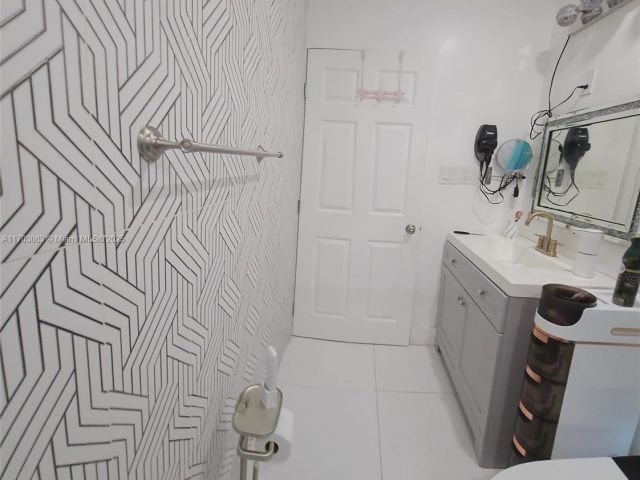 Home for sale at 15700 SW 202nd Ave - photo 6227803