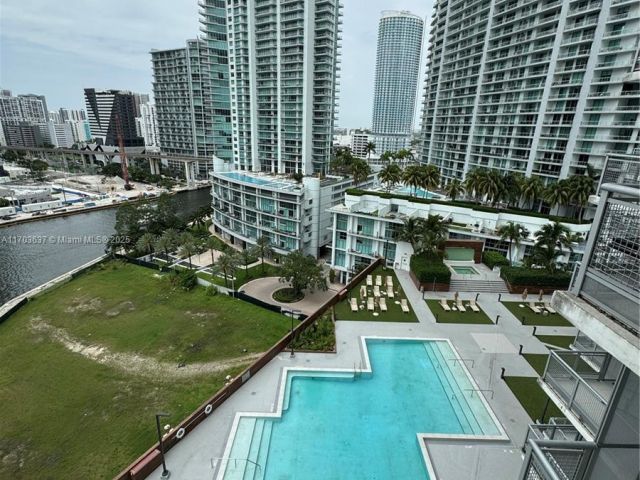 Apartment for sale  Unit #1704 - photo 5642348