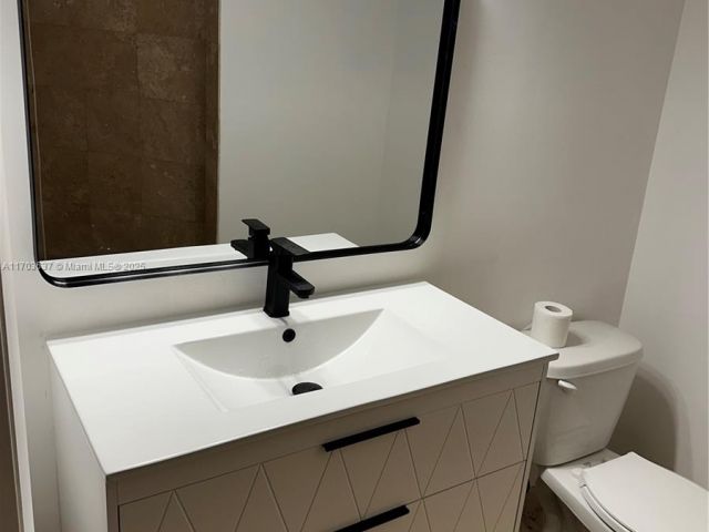 Apartment for sale  Unit #1704 - photo 6604441