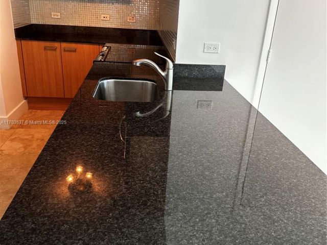 Apartment for sale  Unit #1704 - photo 6604447