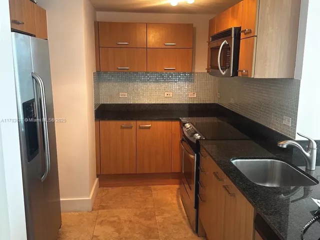 3-bedroom condo for sale in Miami - 350 S Miami Ave 1704 - MondialRealty