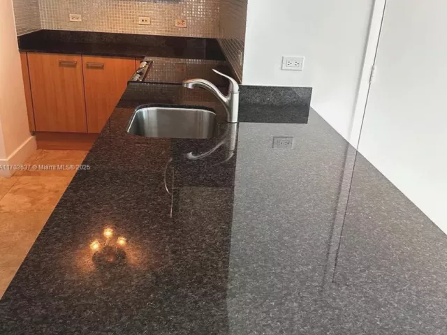 3-bedroom condo for sale in Miami - 350 S Miami Ave 1704 - MondialRealty