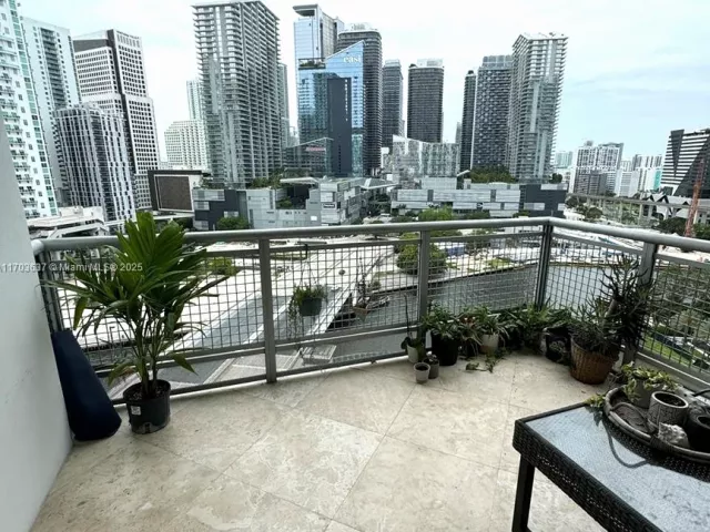 3-bedroom condo for sale in Miami - 350 S Miami Ave 1704 - MondialRealty