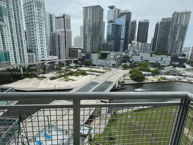 3-bedroom condo for sale in Miami - 350 S Miami Ave 1704 - MondialRealty