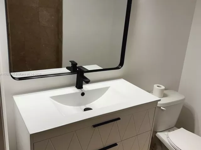 3-bedroom condo for sale in Miami - 350 S Miami Ave 1704 - MondialRealty