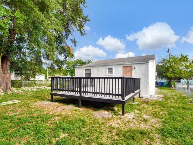 Home for sale at 585 NW 51st St - photo 5703769