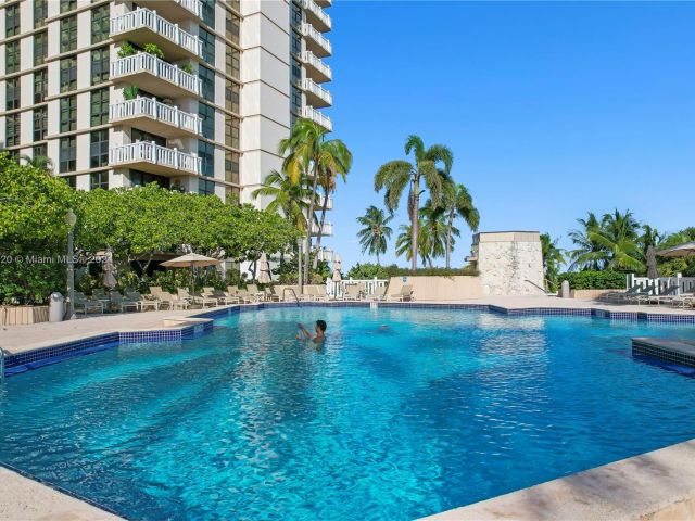 Apartment for sale  Unit #E803 - photo 5675470