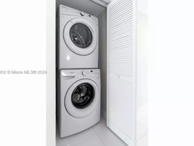 3-bedroom condo for sale in Sunny Isles Beach - 400 Sunny Isles Blvd 919 - MondialRealty
