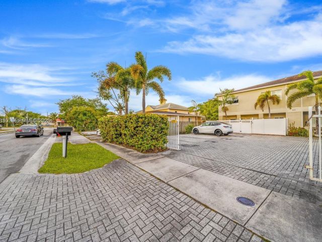 Home for sale at 615 NW 10th Ter 1 - photo 7464985