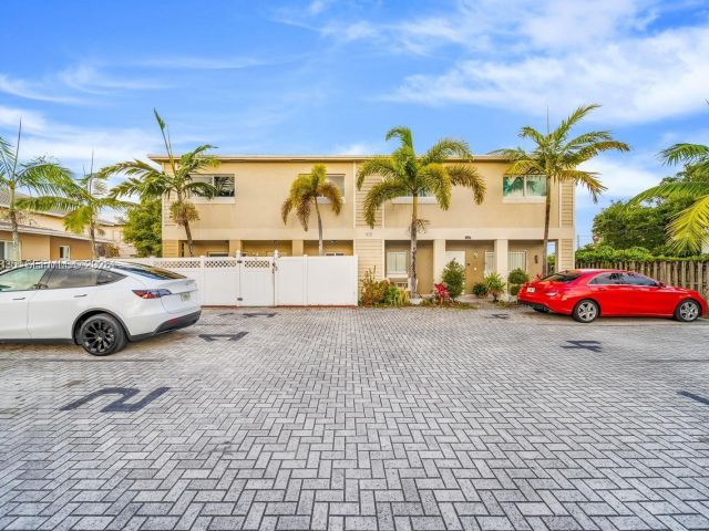 Home for sale at 615 NW 10th Ter 1 - photo 7464989