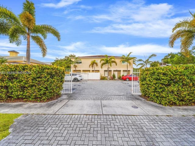 Home for sale at 615 NW 10th Ter 1 - photo 7464991