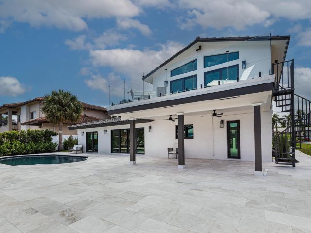 Home for sale at 2447 SE 10th Street - photo 5544092