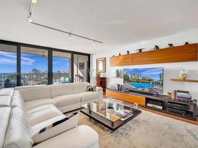 Apartment for sale  Unit #8B - photo 6251447