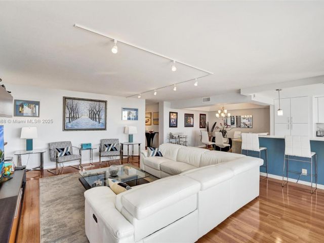 Apartment for sale  Unit #8B - photo 6251449