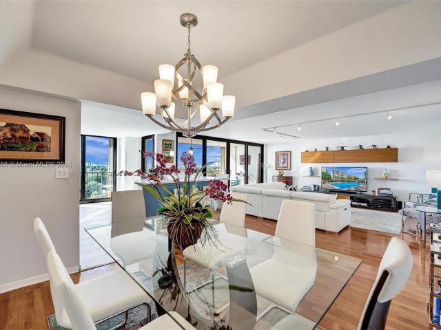 Apartment for sale  Unit #8B - photo 6251456