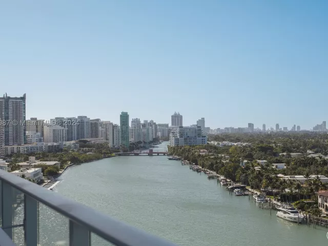 3-bedroom condo for sale in Miami Beach - 6800 Indian Creek Dr PH2 - MondialRealty