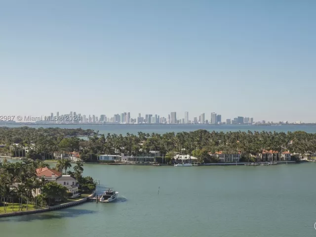3-bedroom condo for sale in Miami Beach - 6800 Indian Creek Dr PH2 - MondialRealty