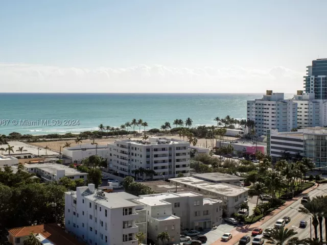 3-bedroom condo for sale in Miami Beach - 6800 Indian Creek Dr PH2 - MondialRealty