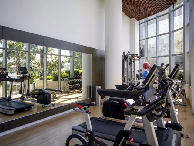 3-bedroom condo for sale in Miami Beach - 6800 Indian Creek Dr PH2 - MondialRealty