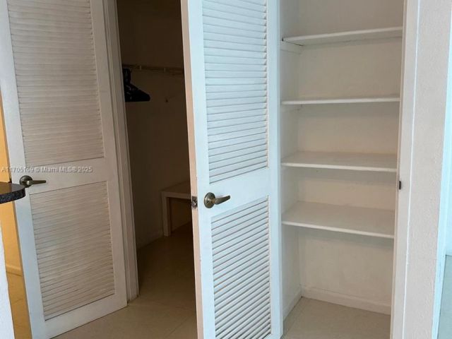 Apartment for sale  Unit #1603 - photo 5634733