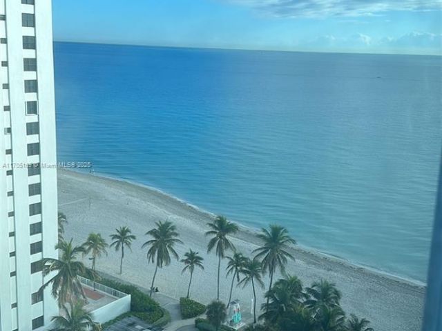 Apartment for sale  Unit #1603 - photo 5634745