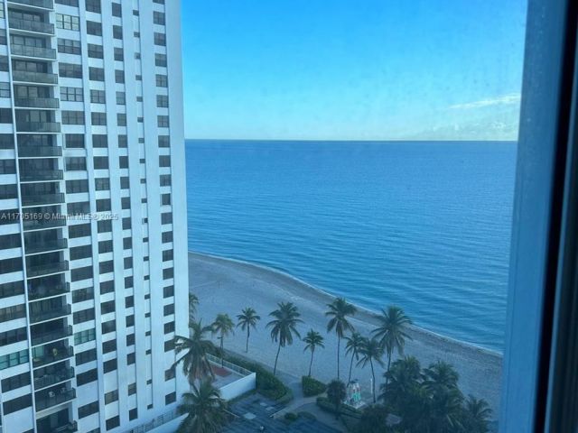 Apartment for sale  Unit #1603 - photo 5634746