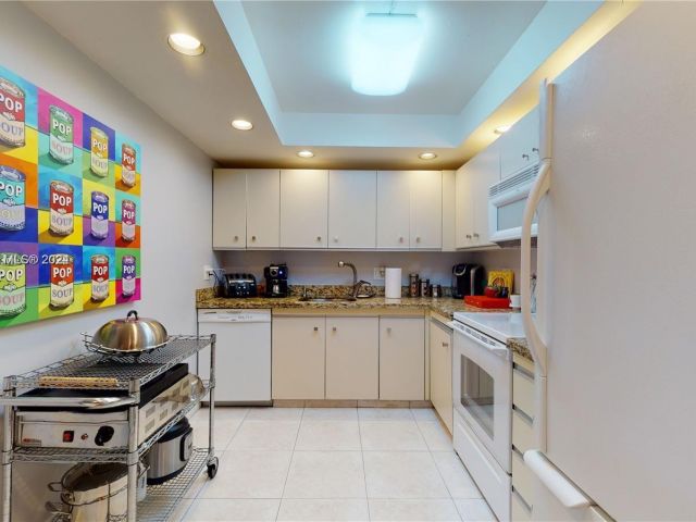 Apartment for sale  Unit #417 - photo 5679780