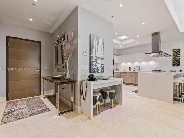 Apartment for sale  Unit #PH-5 - photo 5687829