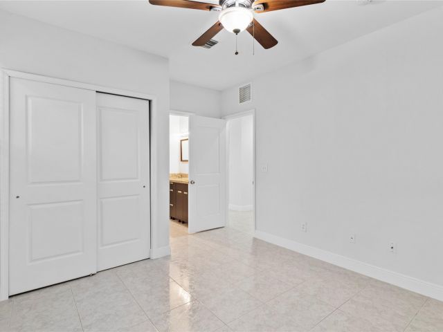 Home for rent at 316 SW 16th St B - photo 5818498