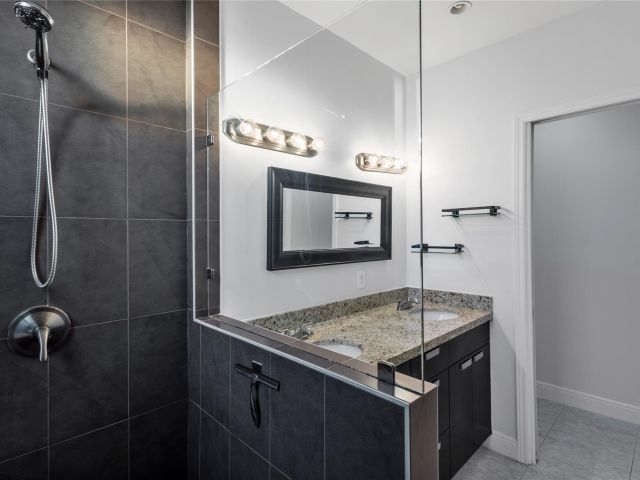 Home for rent at 316 SW 16th St B - photo 5818505