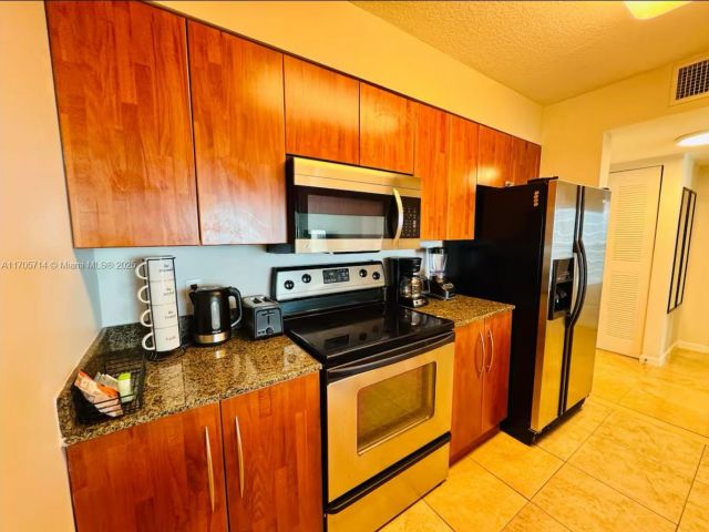 Apartment for rent  Unit #3220 - photo 7449726