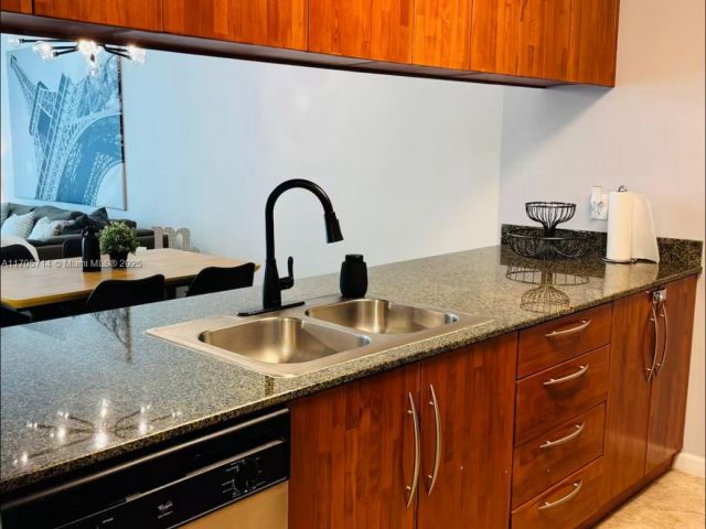 Apartment for rent  Unit #3220 - photo 7449727