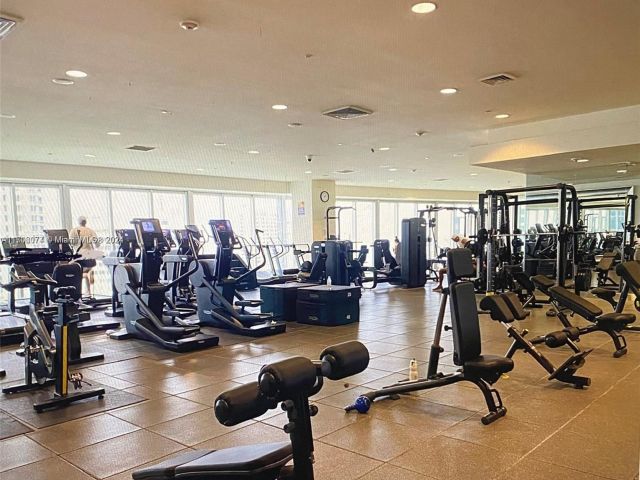 Apartment for sale  Unit #4004 - photo 5613909