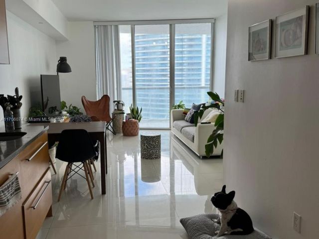 Apartment for sale  Unit #4004 - photo 5613917