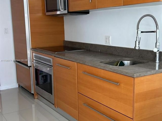 Apartment for sale  Unit #4004 - photo 5613921