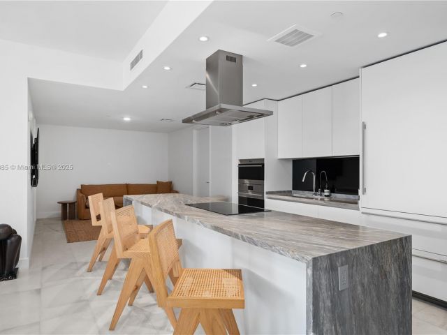 Apartment for sale  Unit #4902 - photo 5666067