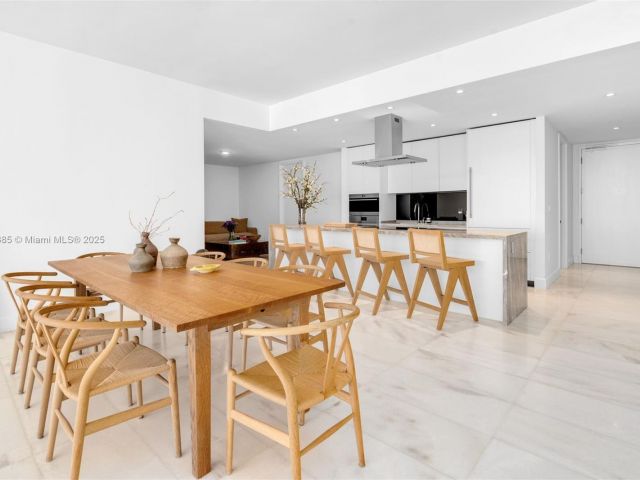 Apartment for sale  Unit #4902 - photo 5666069