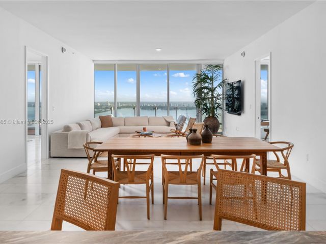 Apartment for sale  Unit #4902 - photo 5666070