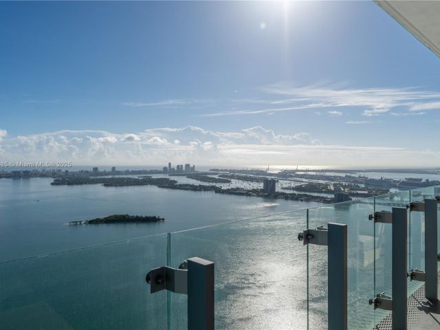 Apartment for sale  Unit #4902 - photo 5666076