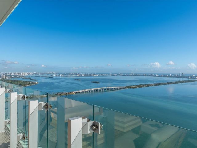 Apartment for sale  Unit #4902 - photo 5666077