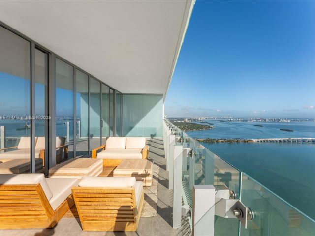 Apartment for sale  Unit #4902 - photo 5666080