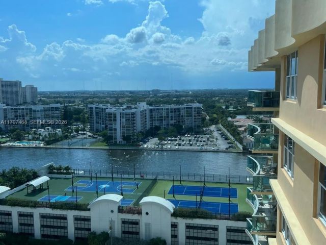condo for sale in Hollywood - 2501 S Ocean Dr PH32 - MondialRealty