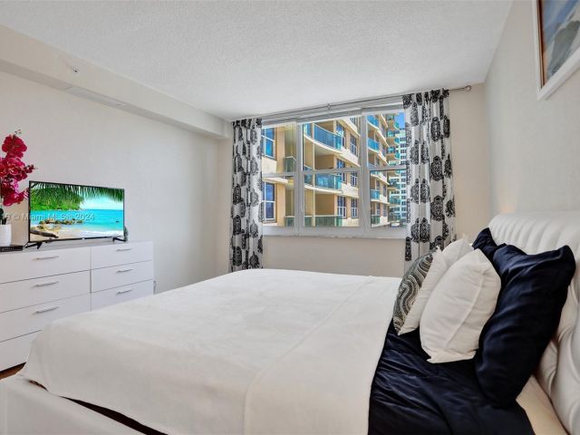 Apartment for rent  Unit #533 (available Feb 1) - photo 5633985