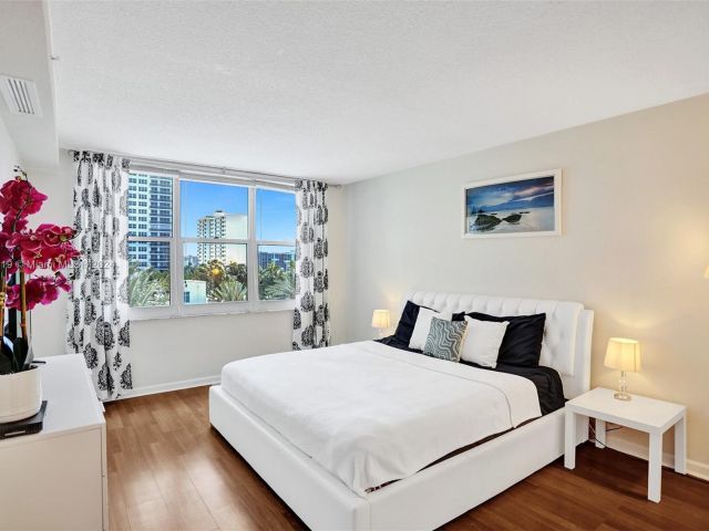 Apartment for rent  Unit #533 (available Feb 1) - photo 5633988