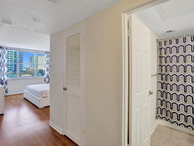 Apartment for rent  Unit #533 (available Feb 1) - photo 5633991